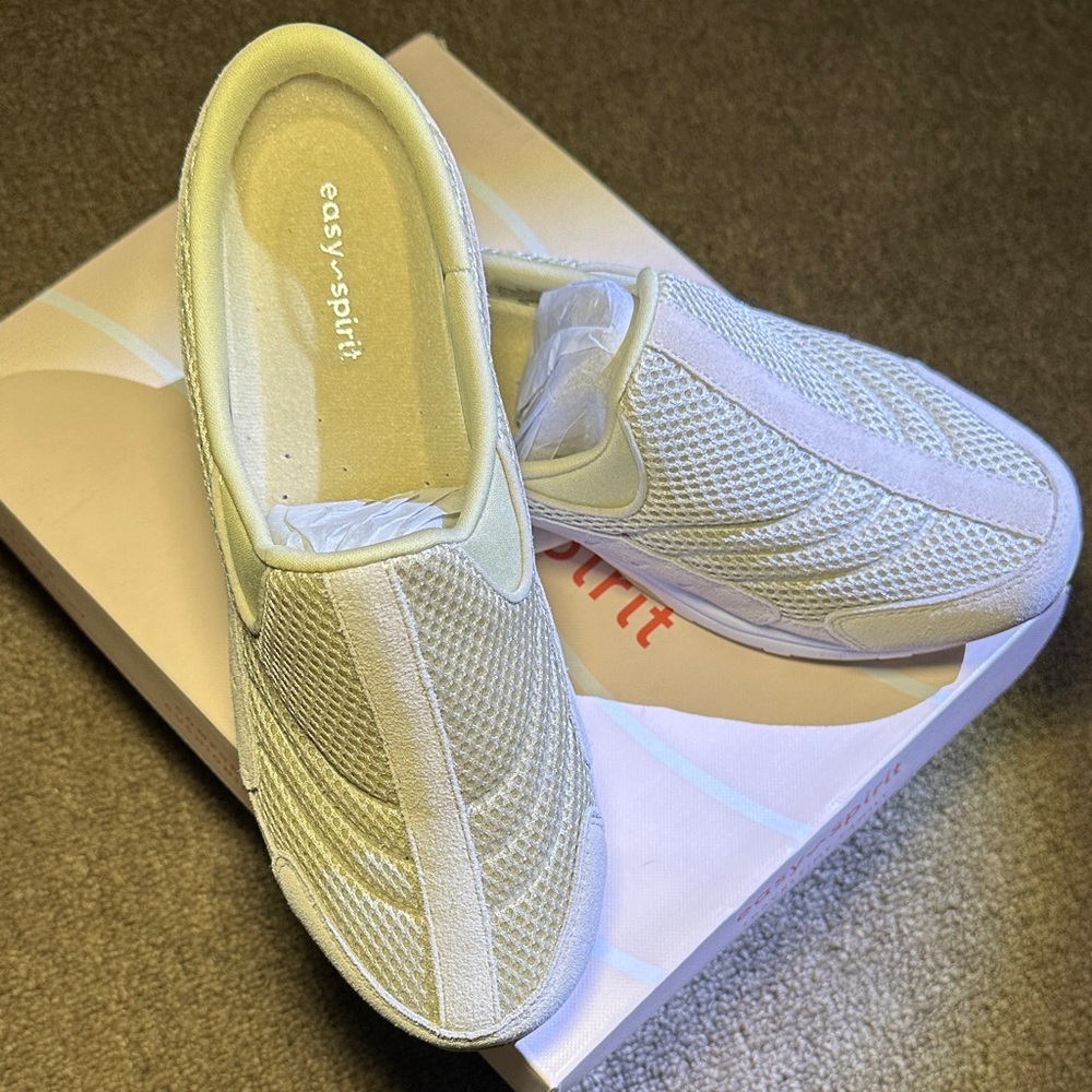 Easy Spirit Men’s Slip-On Mesh Loafers in Light Gray and White